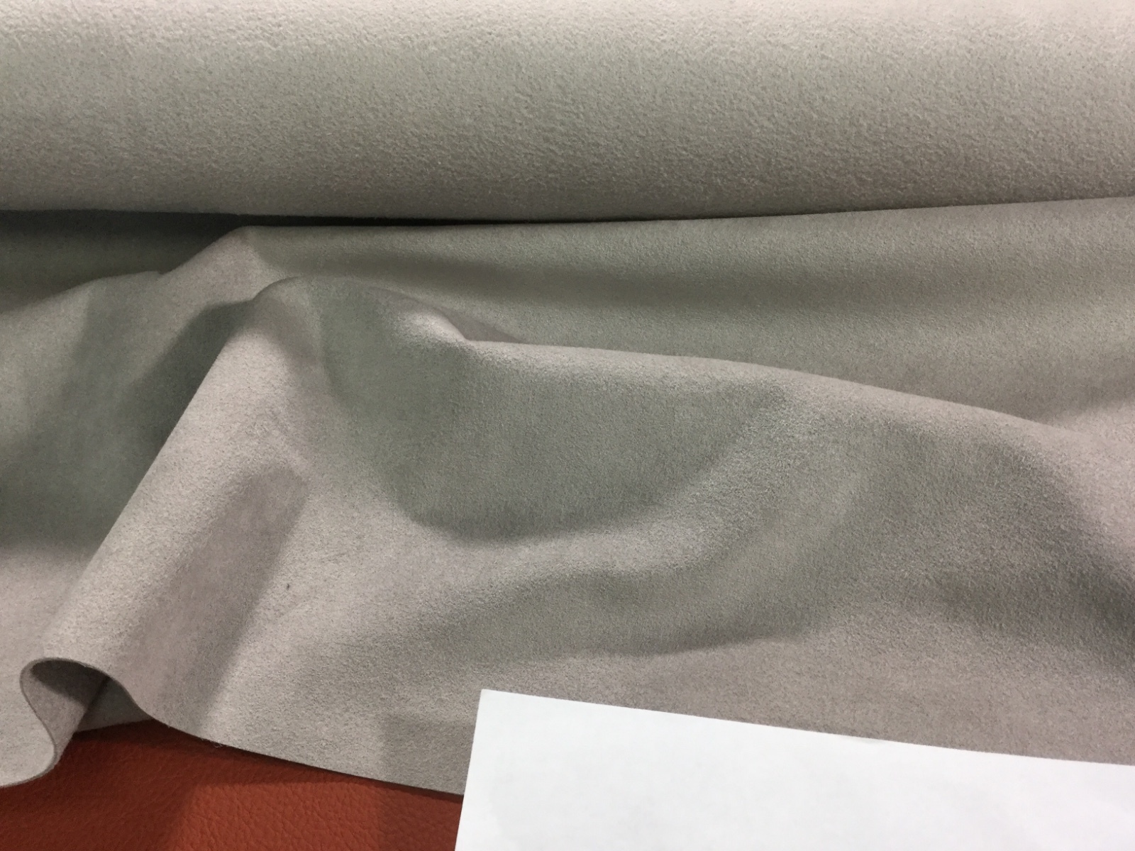 3271 Taupe Toray Ambiance/HP Ultrasuede Micro. fabric, 1 2/8 yds