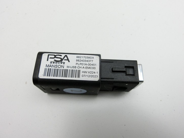 Peugeot 2008 II CMP 23-26 USB Lade- Buchse Anschluss Peugeot 2008 II CMP 23-26 20.20.2020 98217039DX 9824334377... Bild 3