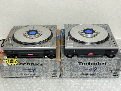 Technics SL-DZ1200 Silver Pair Direct Drive Digital Turntable CDJ SLDZ1200  Used
