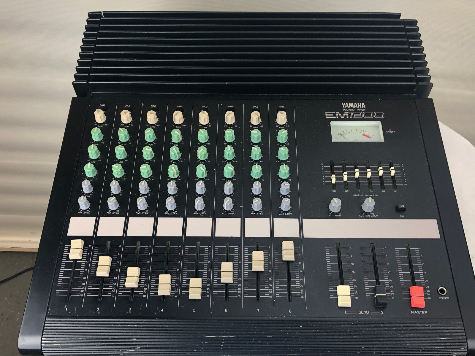 Yamaha EM 1800 Powered 8 Channel MixerのeBay公認海外通販 Yamaha EM 1800 Powered 8 Channel MixerのeBay公認海外通販