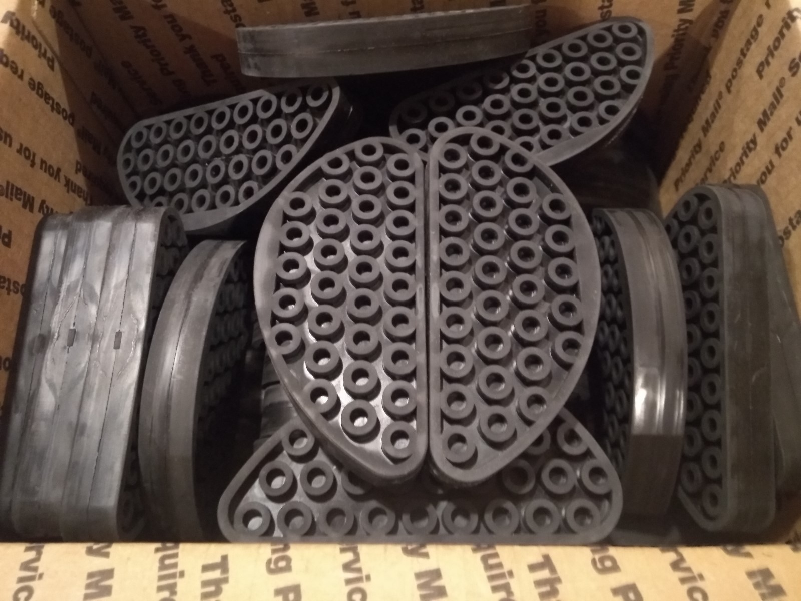 46133 Bovi-Bond Rubber Cow Hoof Block Box of 50