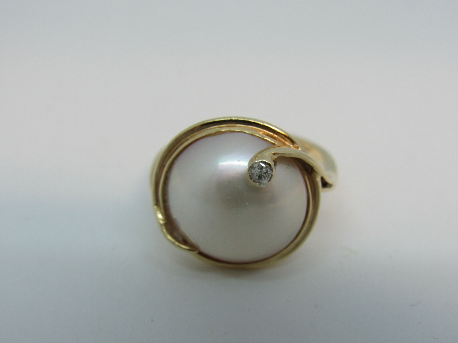 Mabe Pearl Diamond Ring in 14K Yellow Gold. Size 6.5