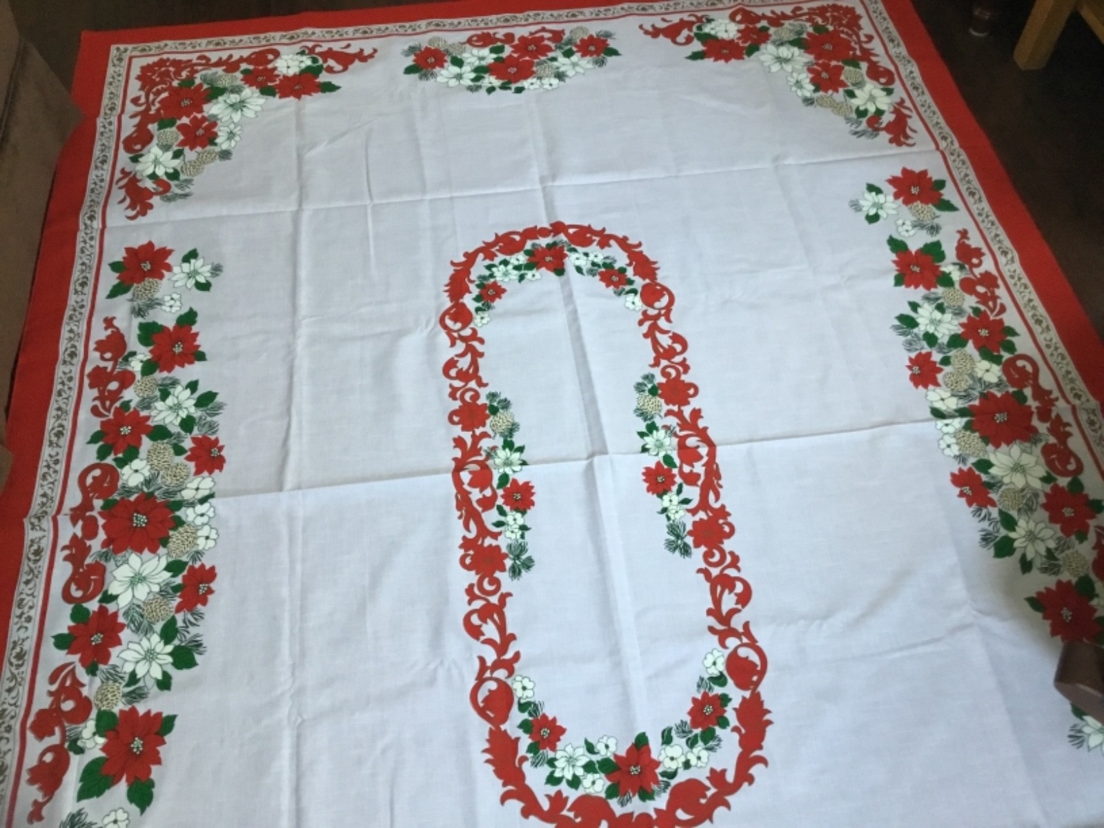 Vintage 62 X 86 White Christmas Tablecloth w/ Red Poinsettias & Border NEW (U63)