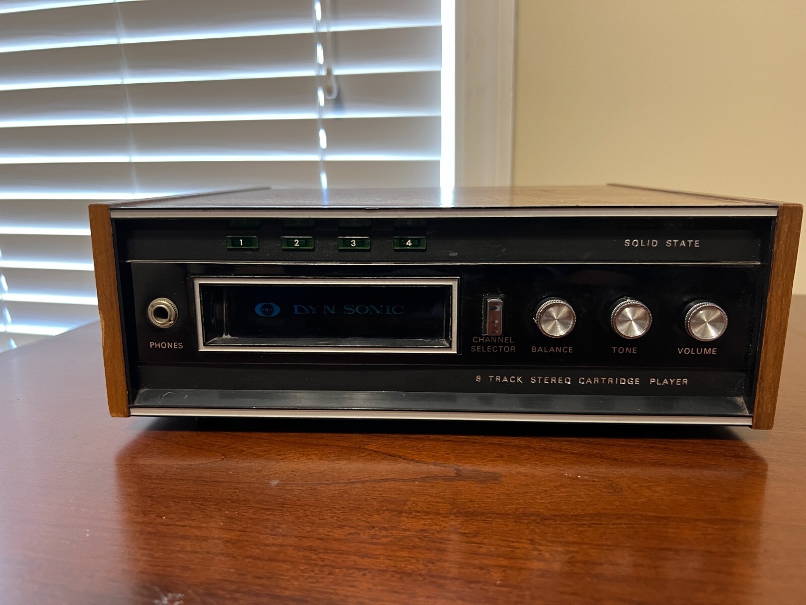 Vintage Dyn Sonic 8-Track Tape Player Model DS-832 Powers Up Vintage Dyn Sonic 8-Track Tape Player Model DS-832 Powers Up