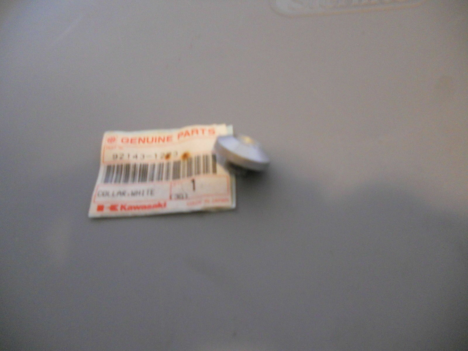 NOS Kawasaki ZX600 ZX750 Ninja ZX-6R ZX-7R White Collar 92143-1273