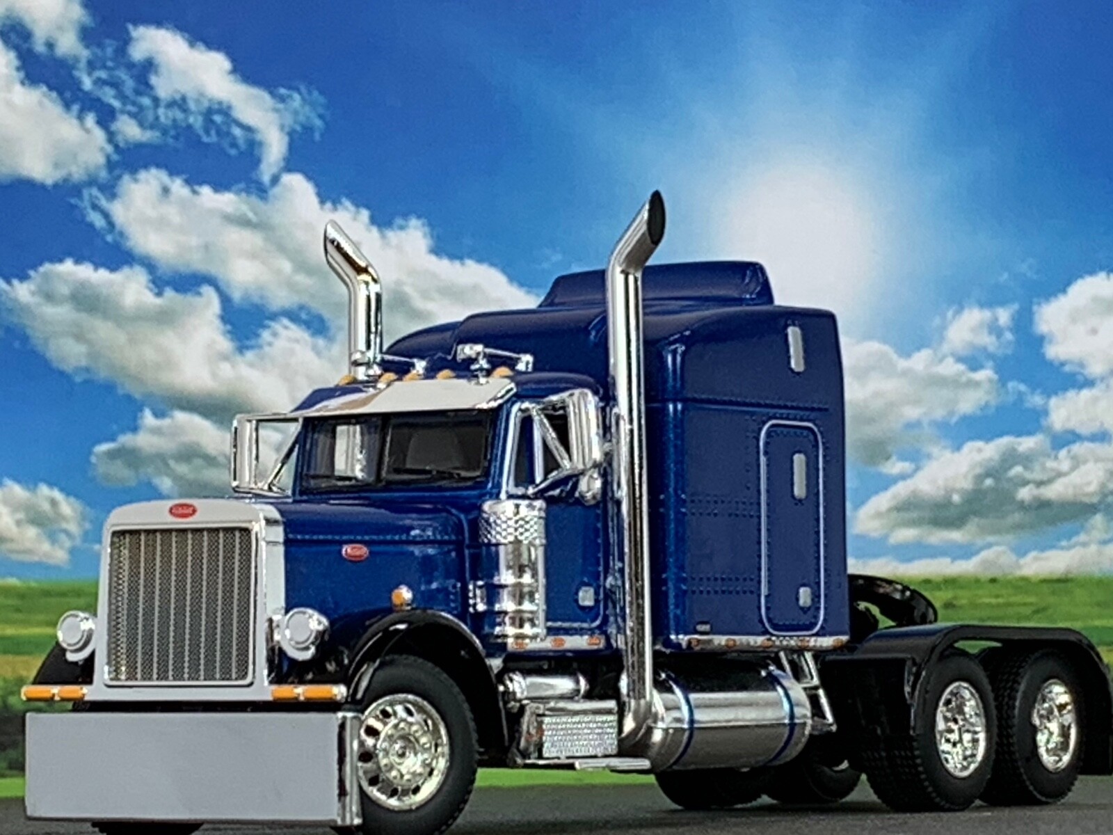 太一 1/64 DCP WHITE PETERBILT 379 W/ 63