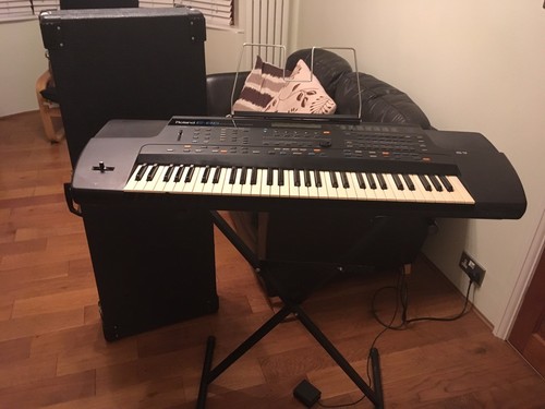 Roland E-86 Intellegent Synthesizer
