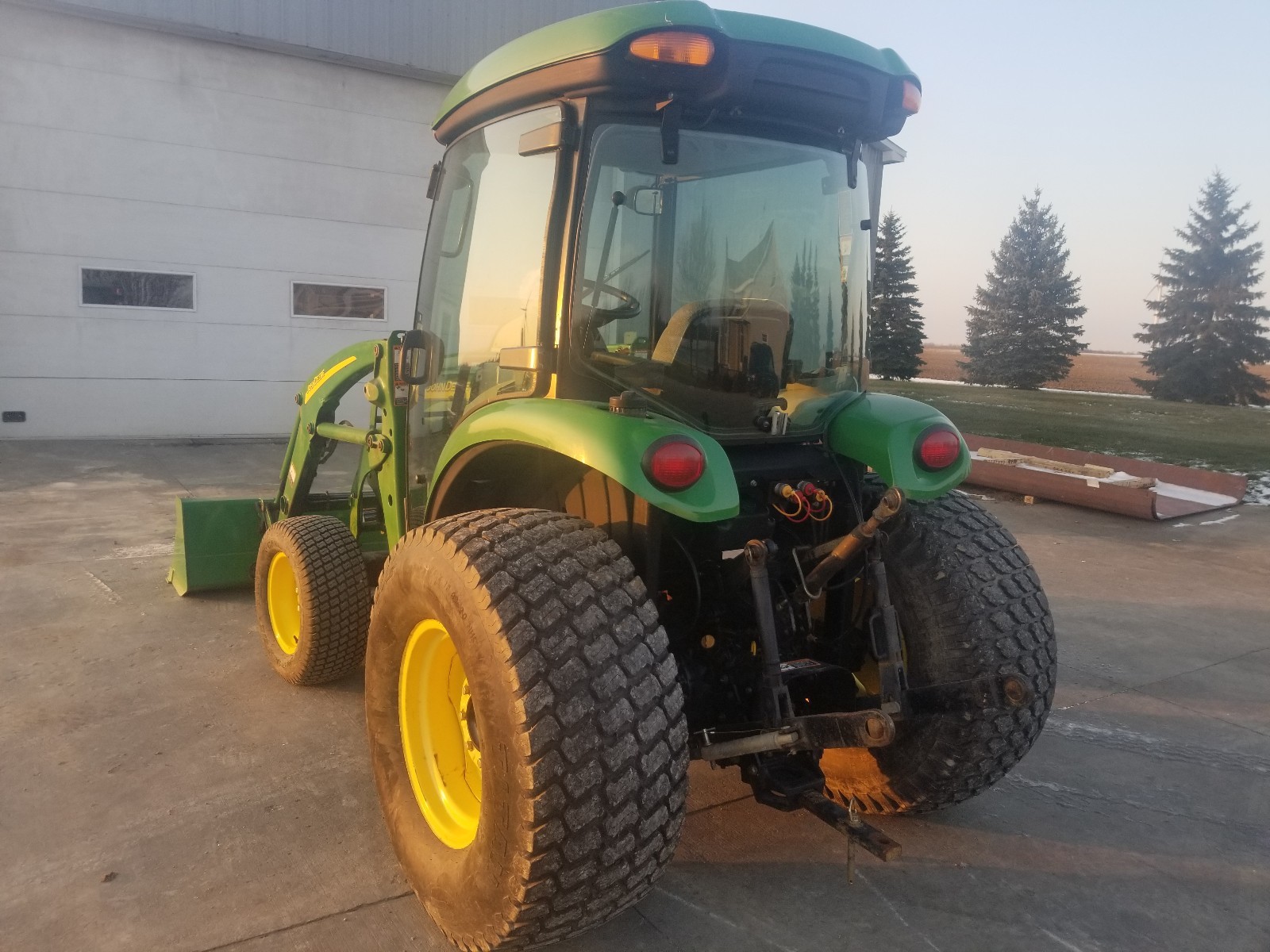 John Deere 4320 compact tractor,  diesel  loader,  air, heat  4x4  2008