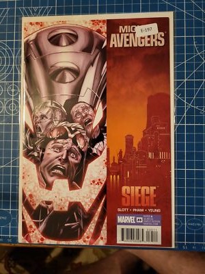 MIGHTY AVENGERS #35 VOL. 1 8.0+ MARVEL COMIC BOOK E-197