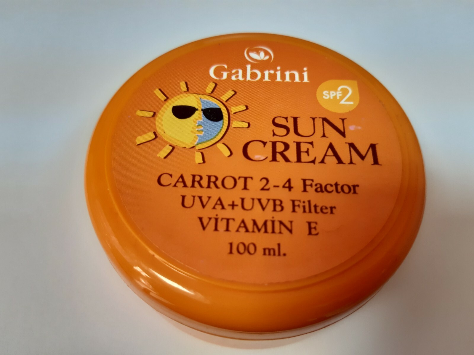 Yellow rose масло солнцезащитное spf 6. Крем для рук soft. Clinique spf 50. Крема далтон. Clinique sun spf 30.