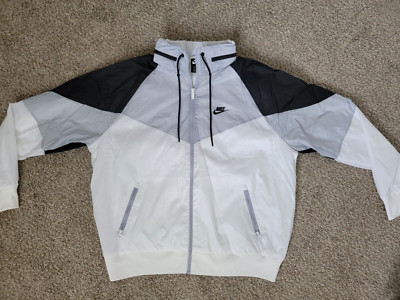Nike Windrunner Sportswear Men's Jacket, Size L - Black/White