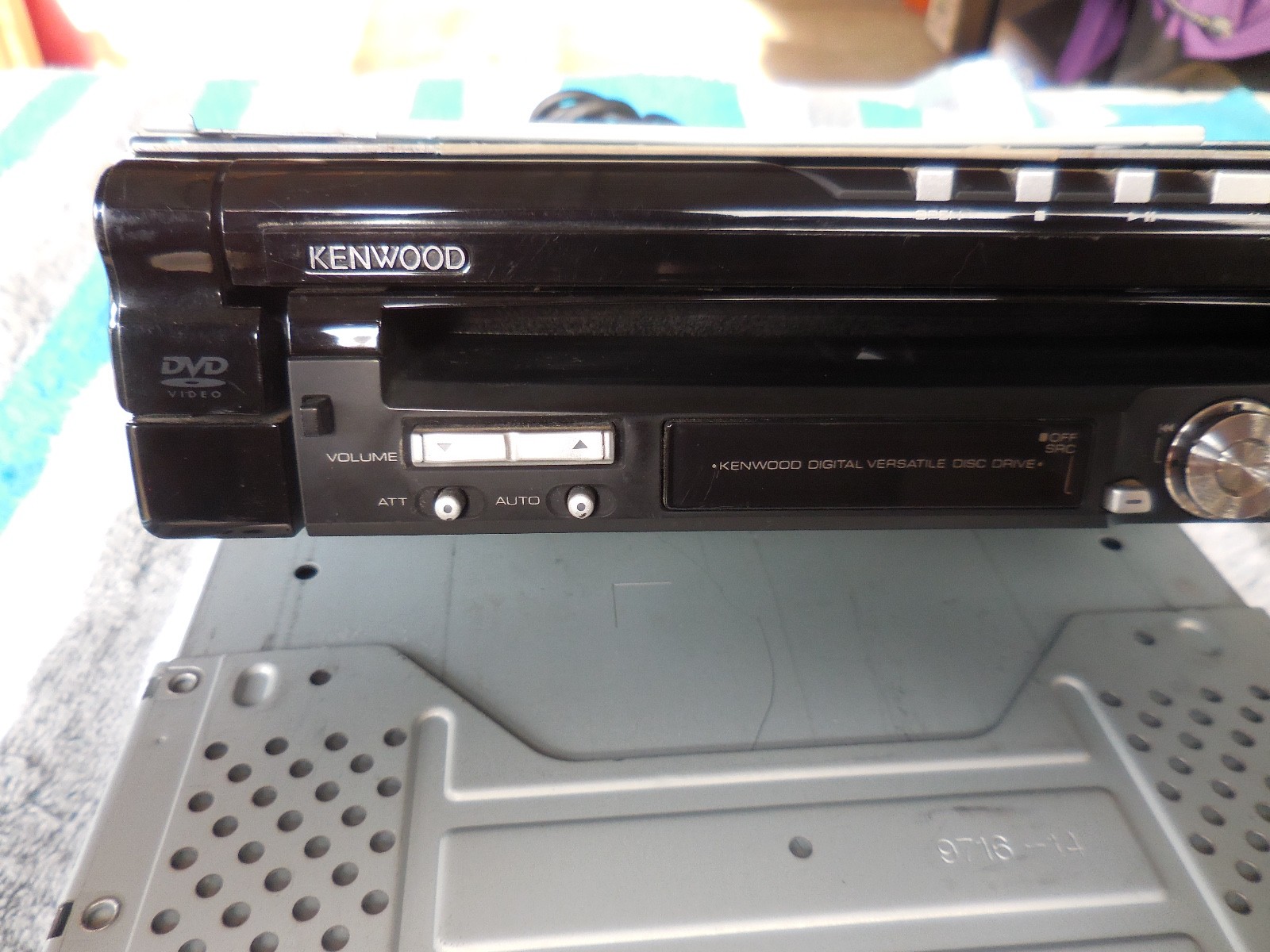 Kenwood DVD KVT-719DVD,  body with face plate  PLEASE READ_____