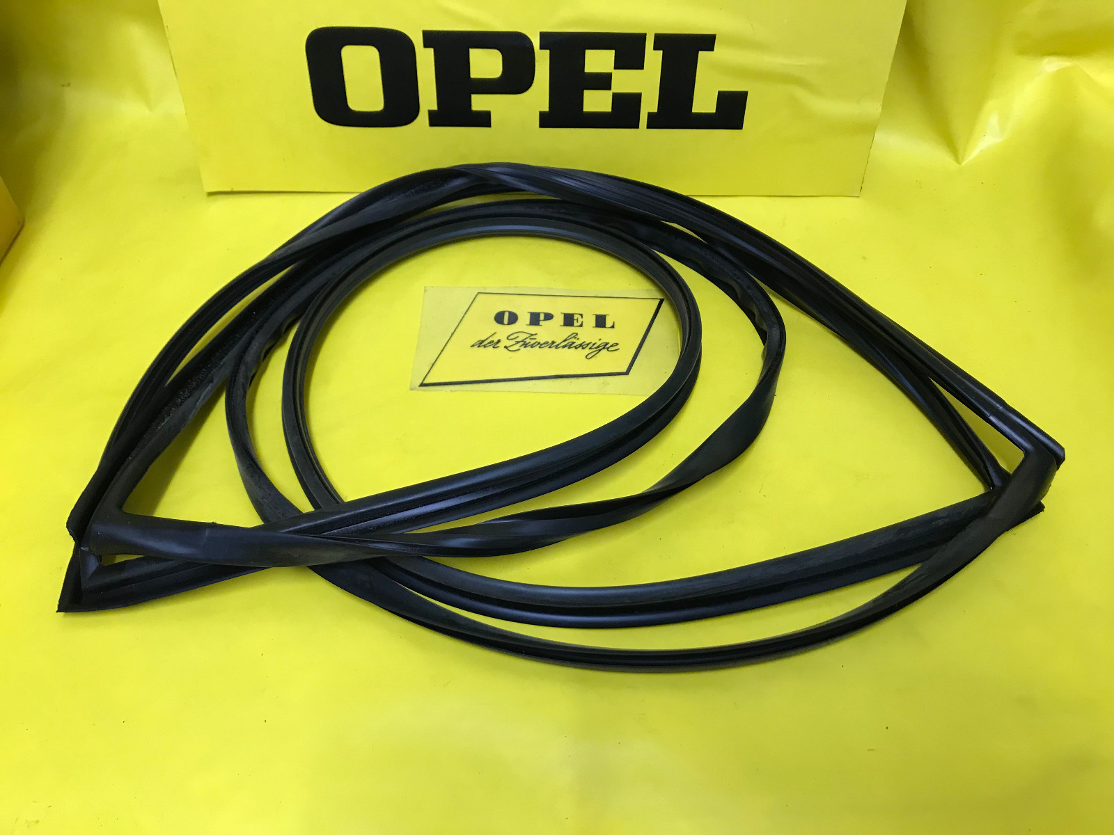 NEU ORIGINAL OPEL Vectra A Dichtung Heckscheibe Heckscheibengummi 4x4 V6 NOS