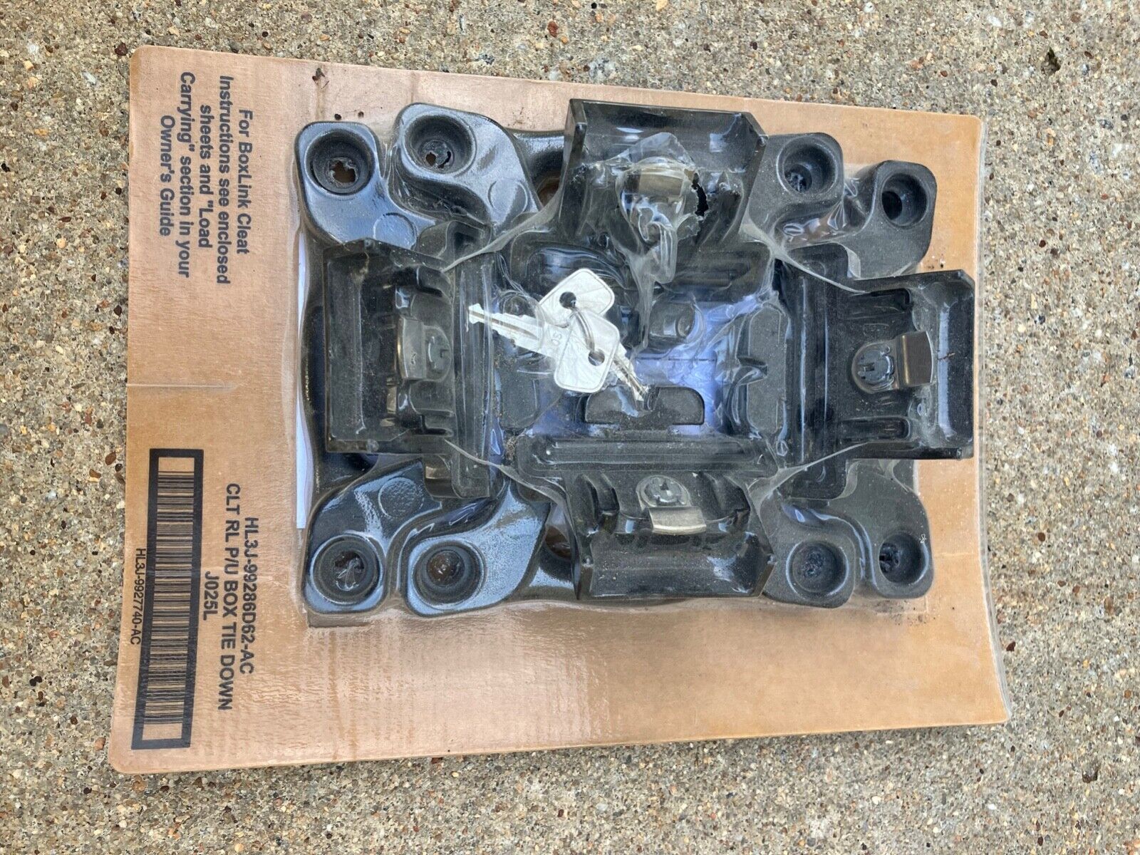 Ford HL3J-99286D62-AC CLT RL P/U BoxLink Locking Cleat Tie Ford HL3J-99286D62-AC CLT RL P/U BoxLink Locking Cleat Tie