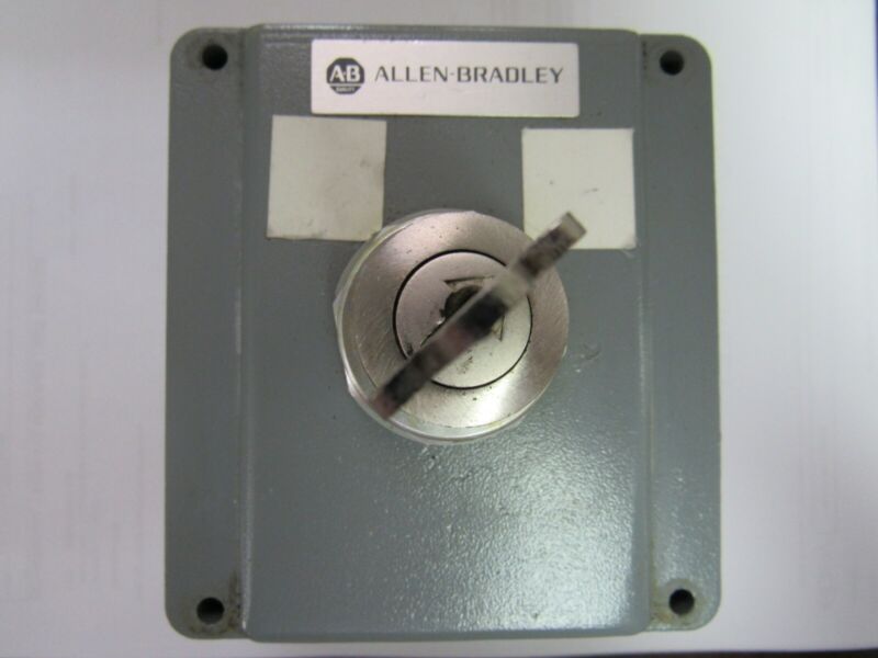 Allen-bradley 800t-1tz Ser.t Enclosure W/ 800t-h31 Ser.t Keyed Switch