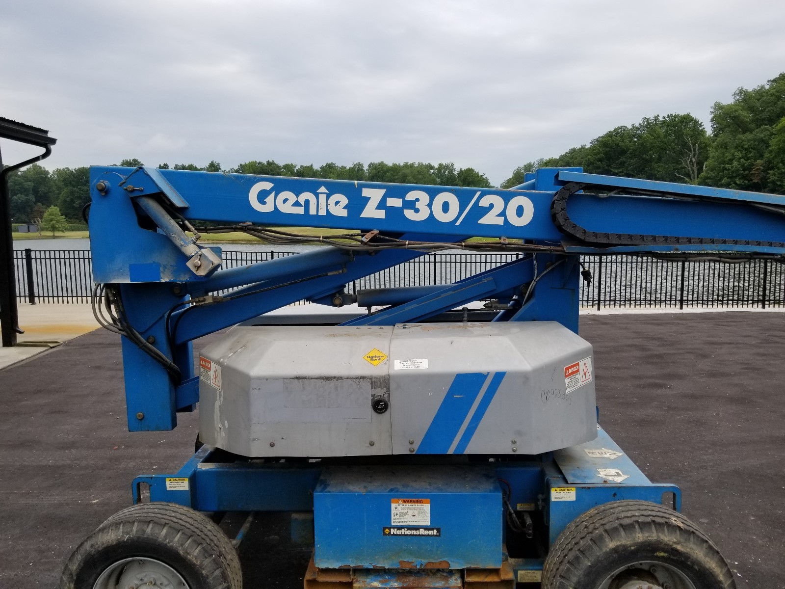 Genie Z-30/20 electric boom lift