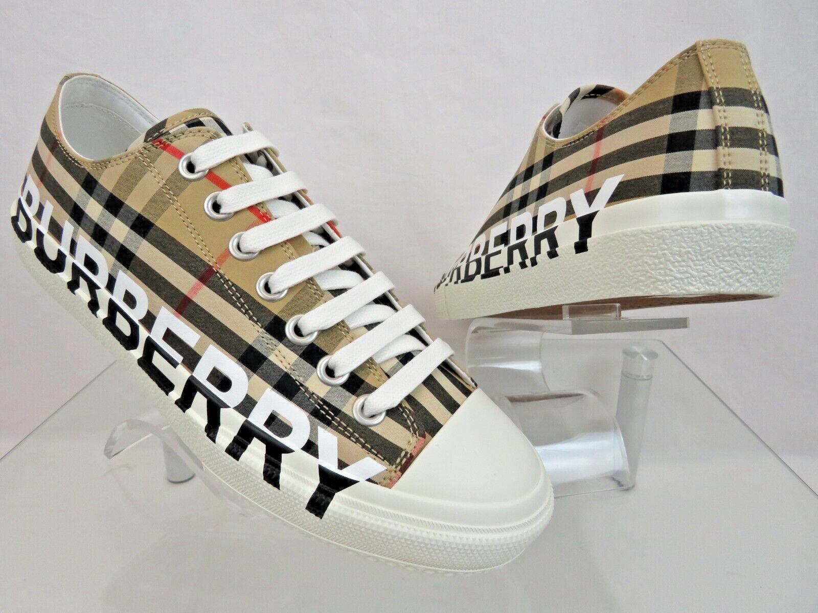 BURBERRY ARCHIVE BEIGE CANVAS JACK スニーカー Burberry Jack Low Top Sneakers in Archive Beige | FWRD