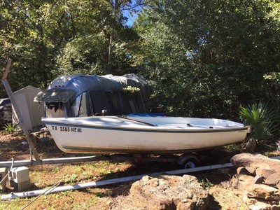 14' Sailboat 14.2 Catalina Capri with Trailer and sail included