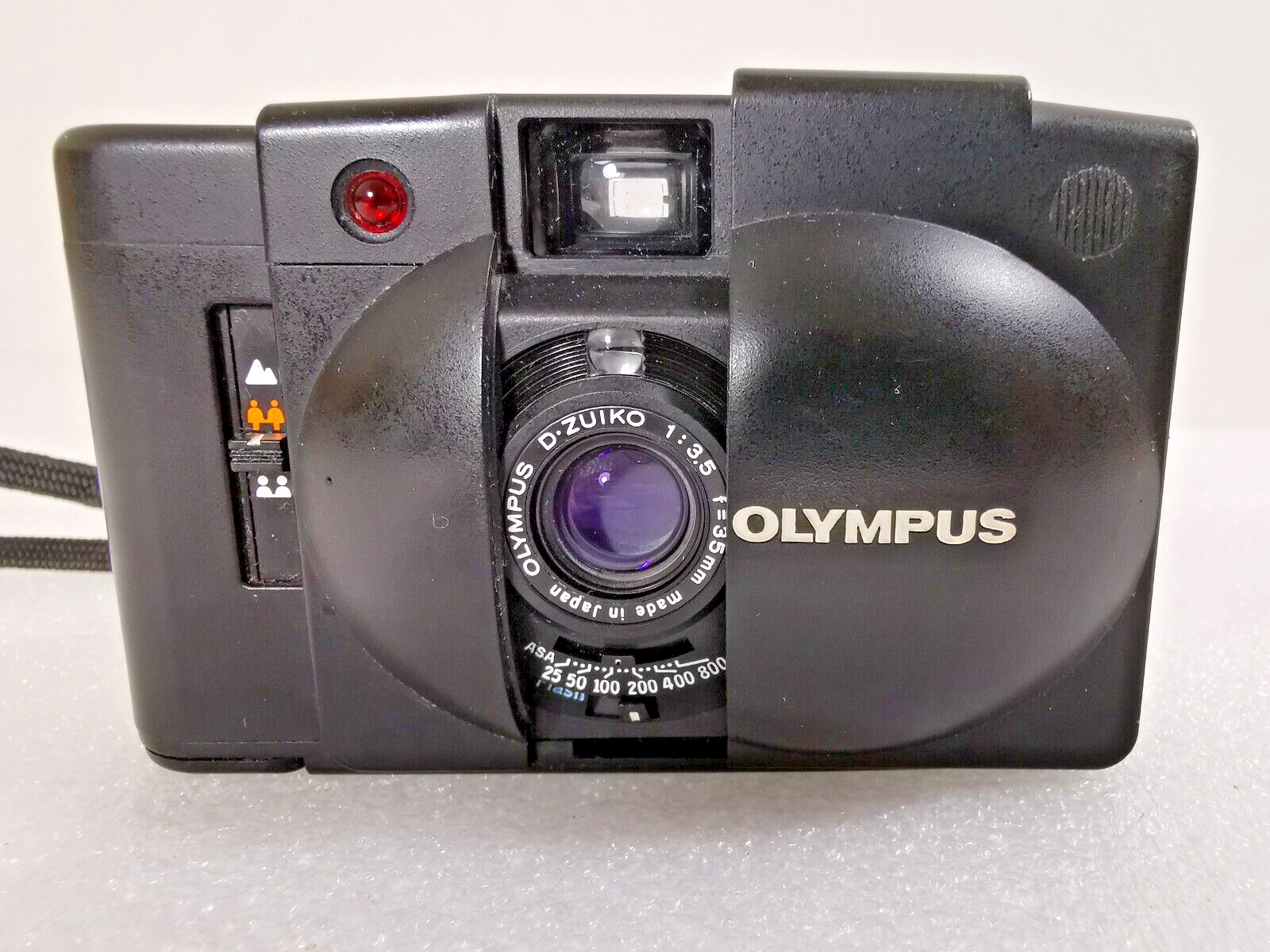 XA2 35mm OLYMPUS A11 Electronic Flash 1:3.5 with + f=35mm D-Zuiko