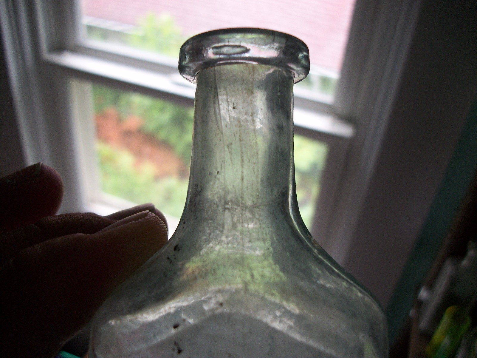 1865 ERA APPLIED TOP BERLIN (BULLSEYE) SERIES OVAL MEDICINE WHITTLED