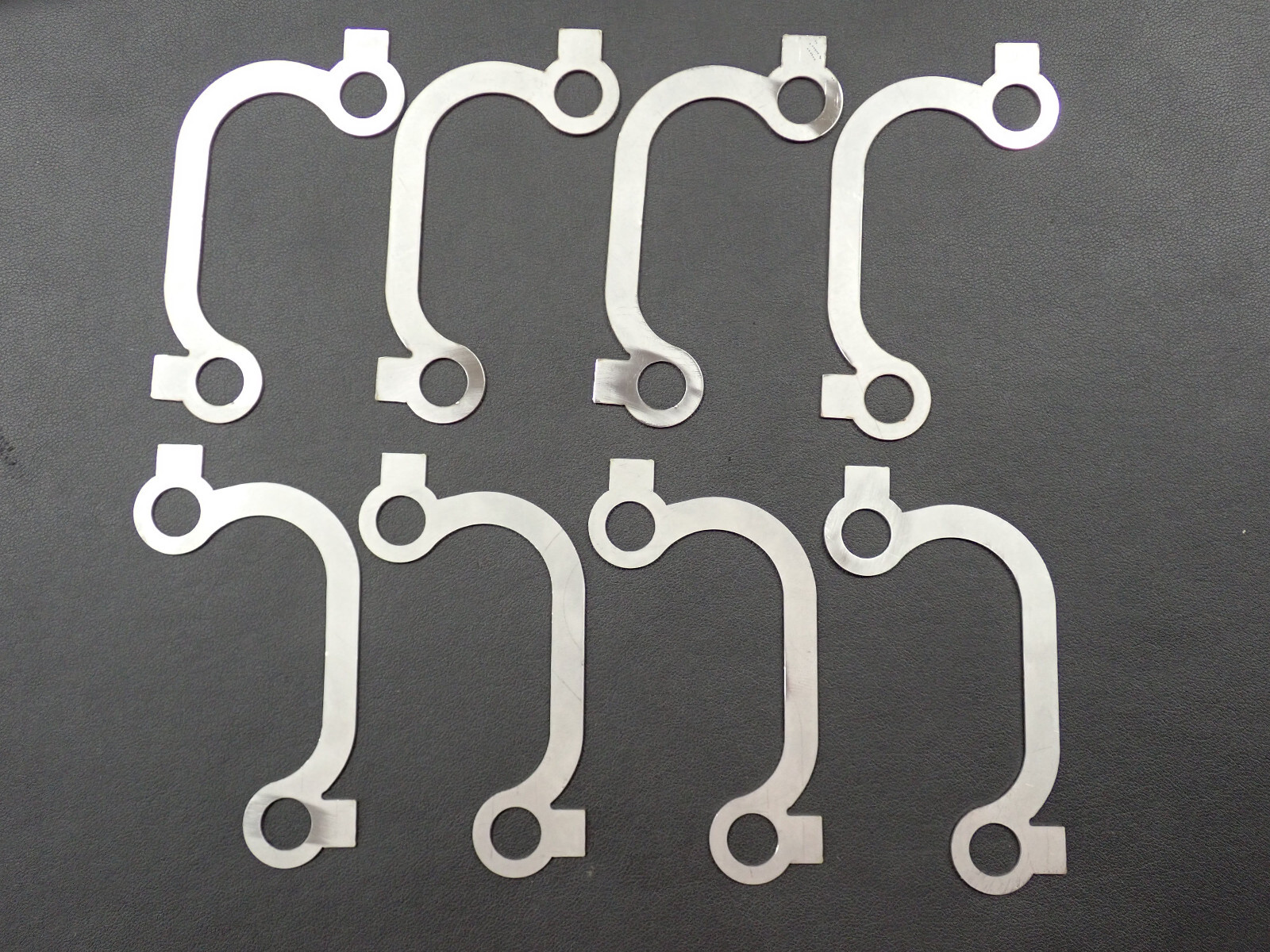 300 340 Buick Engine Exhaust Manifold French Locks (8