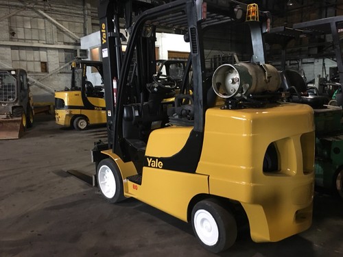 2011 Yale 8000 Lb Forklift With Side Shift and Triple Mast