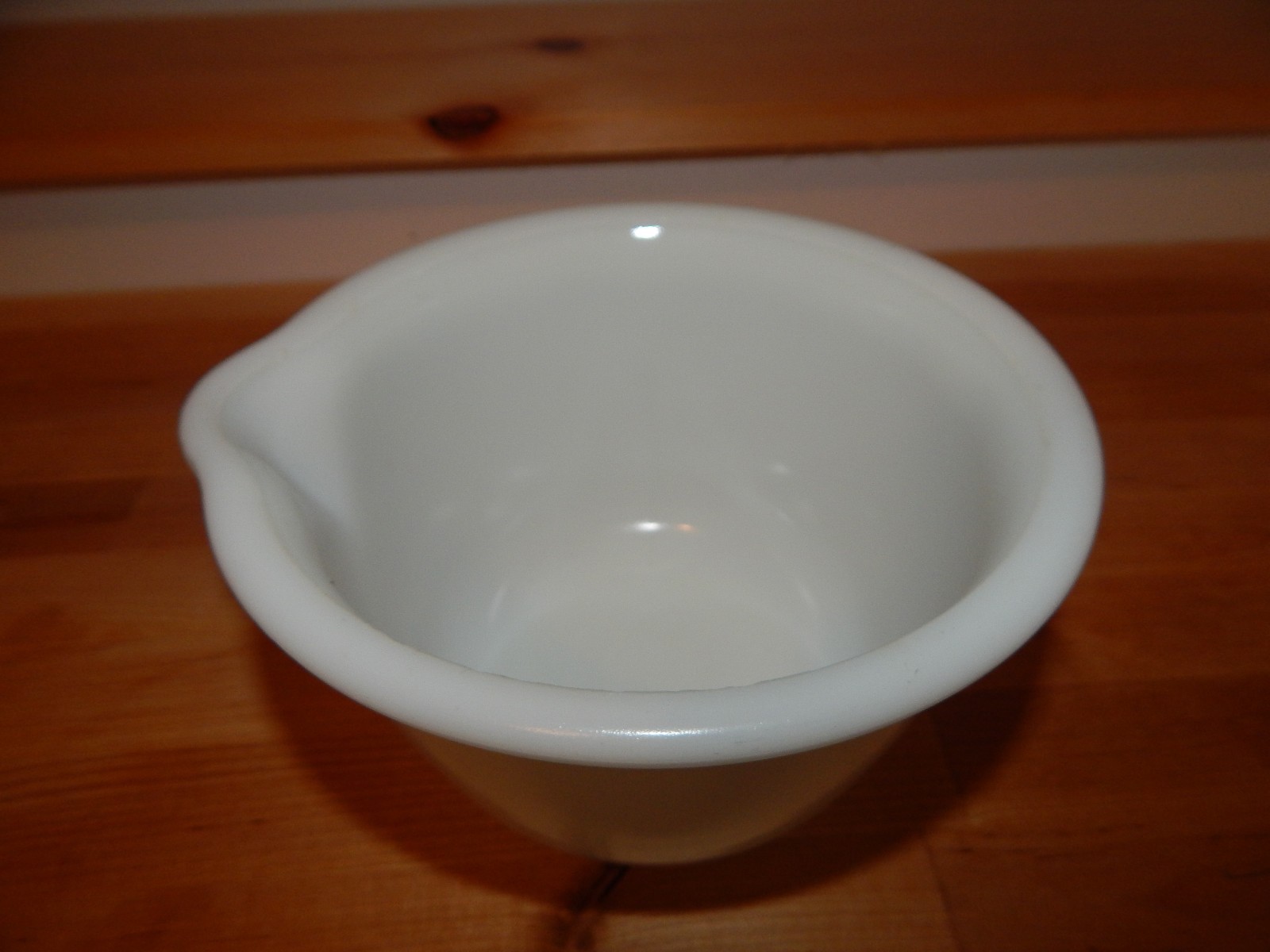 VINTAGE 1950'S HAMILTON BEACH PYREX WHITE MILK GLASS MIXING BOWL #13