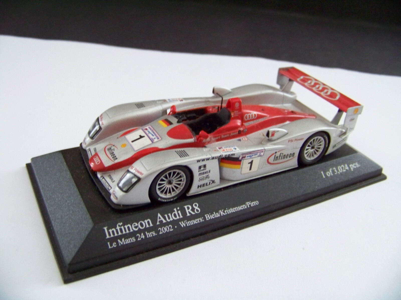 Modellauto 1:43, Pauls Modell, Infineon Audi R8, Le Mans 24 hrs. 2002, Winners