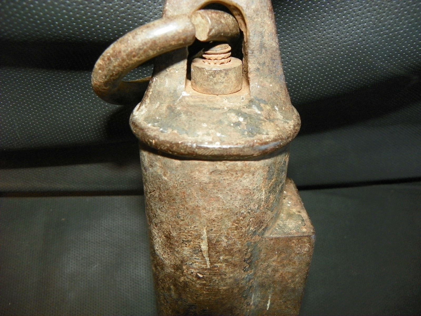 Landers Frary & Clark 300 lb. Hanging Ice Scale