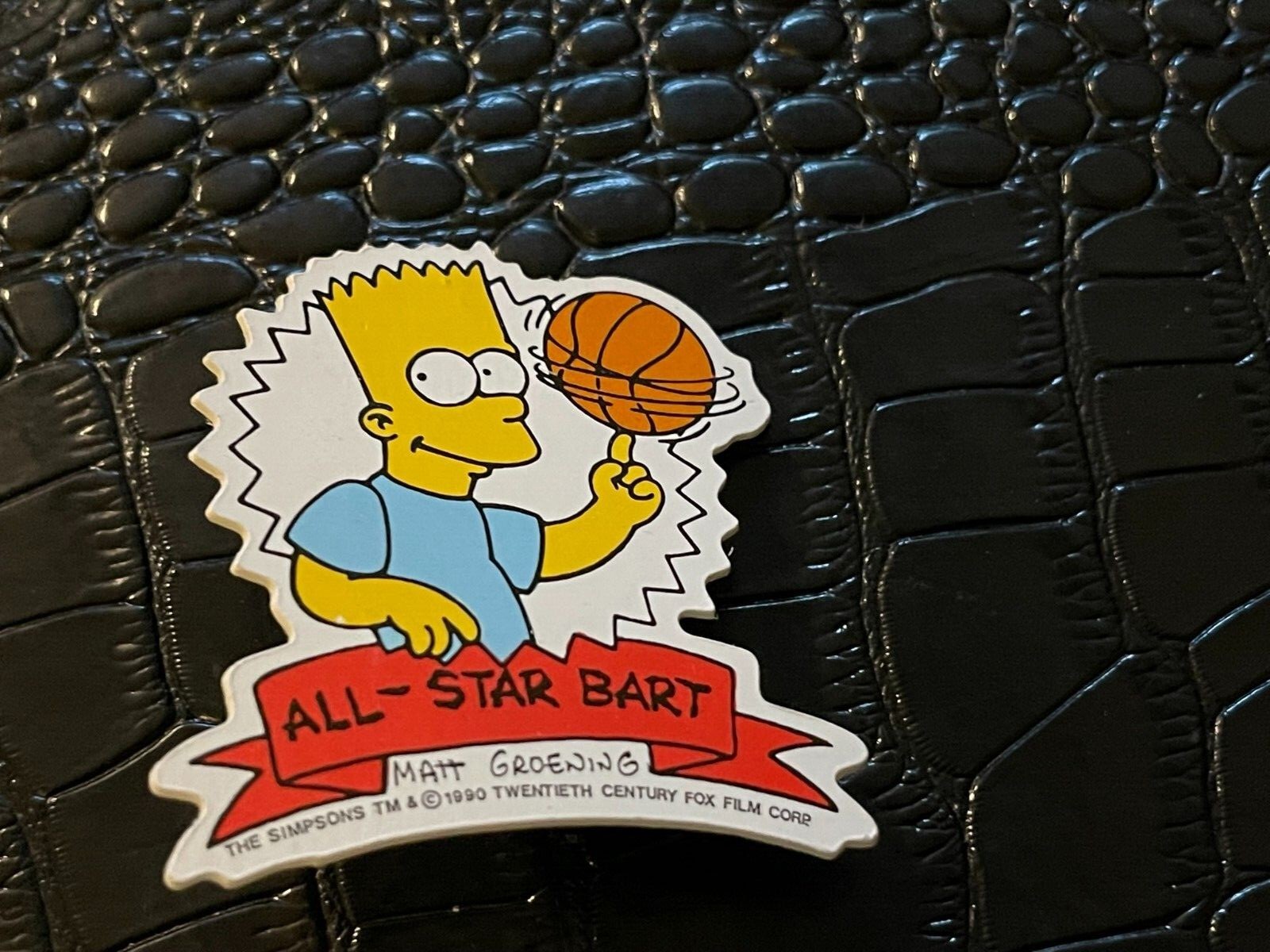 VINTAGE NOS figural PINBACK #135 - SIMPSONS - BART playing basketball