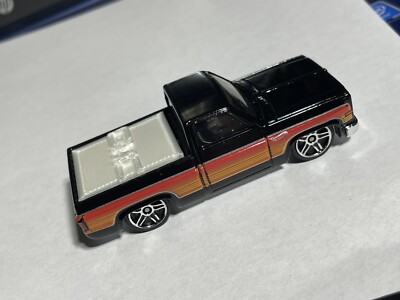 Hot Wheels 83 chevy Silverado bed cover , tonneau cover Pearl While GMC Symbol