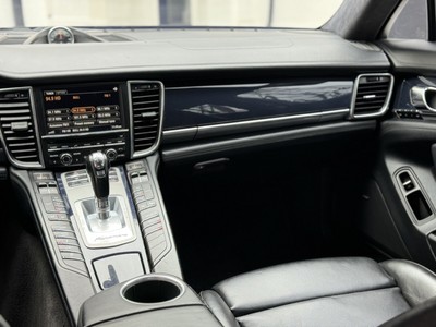 image 12 of interior