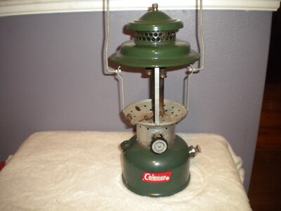 Coleman 2 Mantle Lantern Model 220E Dated 4/63