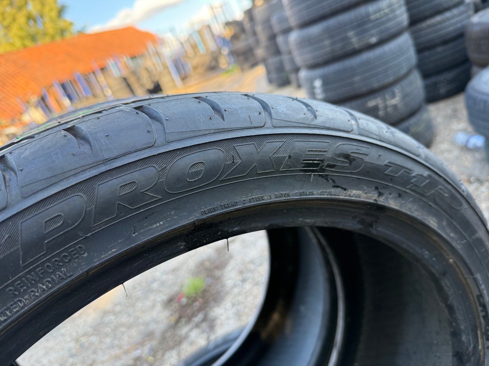 New 245 40 20 Toyo Proxes T1R, 99y, x2 A Pair (F1_tyres) FOD YD278