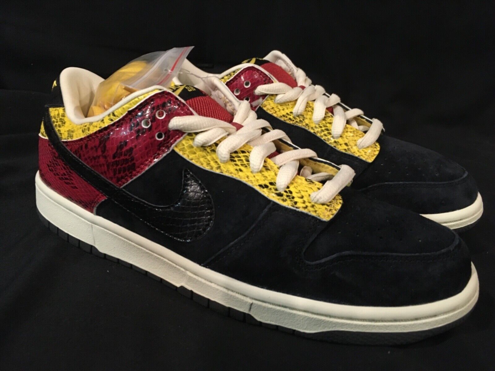 Nike (New ) Dunk Low Premium SB Coral Snake Size 10 DS Nike (New ) Dunk Low Premium SB Coral Snake Size 10 DS
