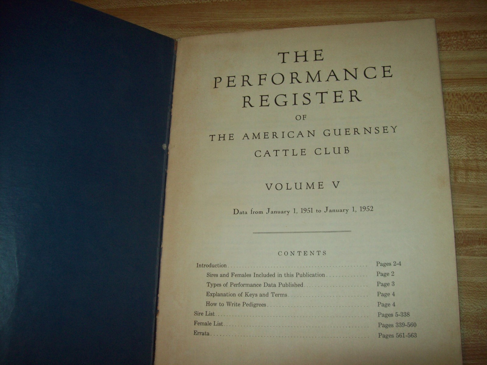 1951 Vintage AMERICAN GUERNSEY CATTLE CLUB GUIDE REGISTERED Sire & Females VOL 5