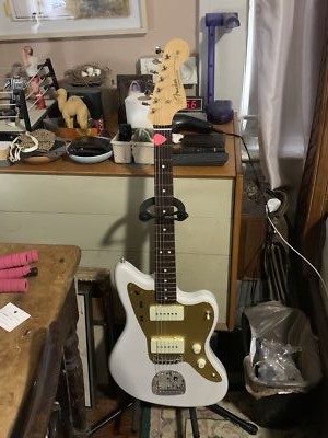 Fender Made in Japan Heritage Series 60s Jazzmaster White Fender Made in Japan Heritage Series 60s Jazzmaster White