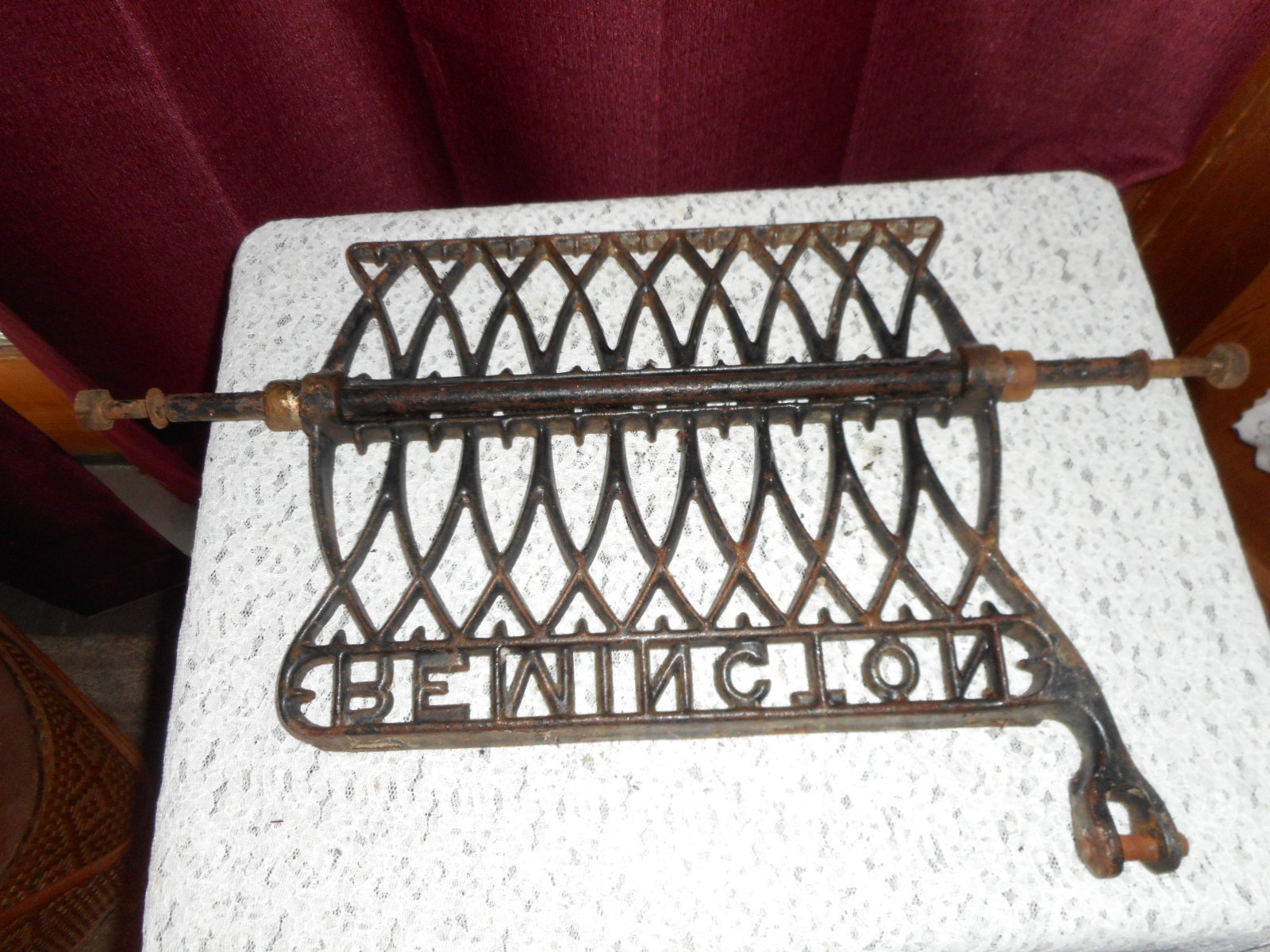ANTIQUE VINTAGE RARE REMINGTON ILION NY CAST IRON TREADLE FOOT PEDAL WITH ROD