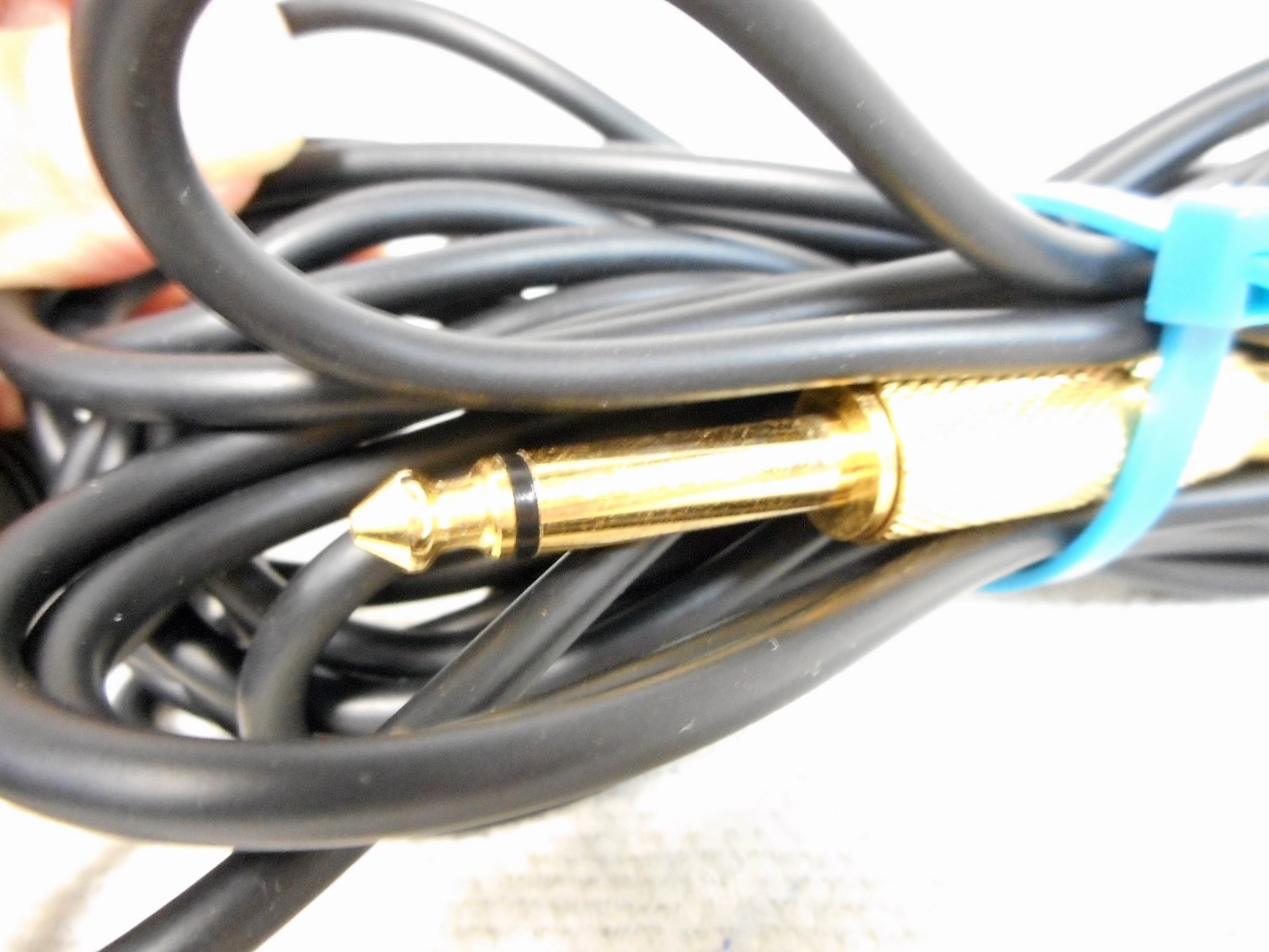 Optimus 33-3016 Karaoke Echo Microphone