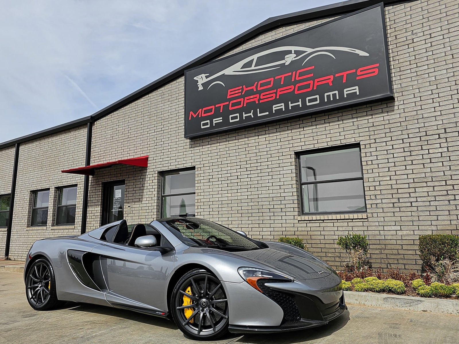 Owner 2015 McLaren 650S, Silver with 21572 Miles available now!