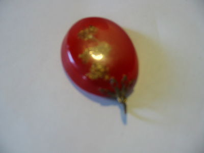 Vintage Pendant GOLD FLAKE in LUCITE RESIN red approx 1 1/2''