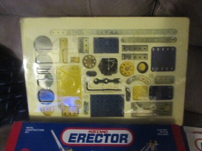 Meccano Erector Set #4 Construction Set 51 Models Metal Pieces (set 030404)