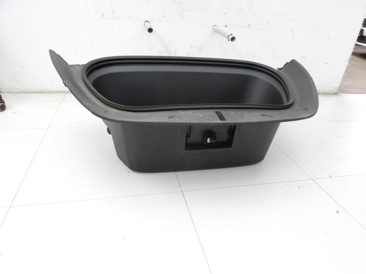Tesla Model Y LR 20-25 Laderaumwanne Kofferraumwanne für Frunk Tesla Model Y LR 20-25 01.01.2023 gebraucht Bild 3