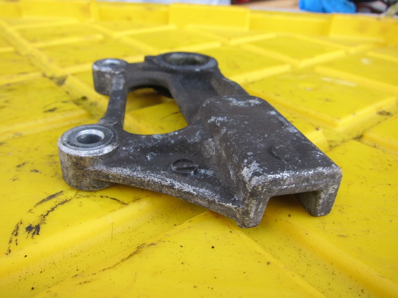 まさき KAWASAKI OEM ZX6 ZX6R 636 NINJA RIGHT REAR SET BRAKE MOUNT