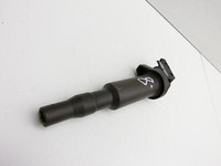 BMW F01 750iX 08-12 4,4i 300KW Zündspule Zyl.8 BMW F01 750iX 08-12 09.06.2011 3506753 12135A06753 U5055 gebraucht Vorschau 2