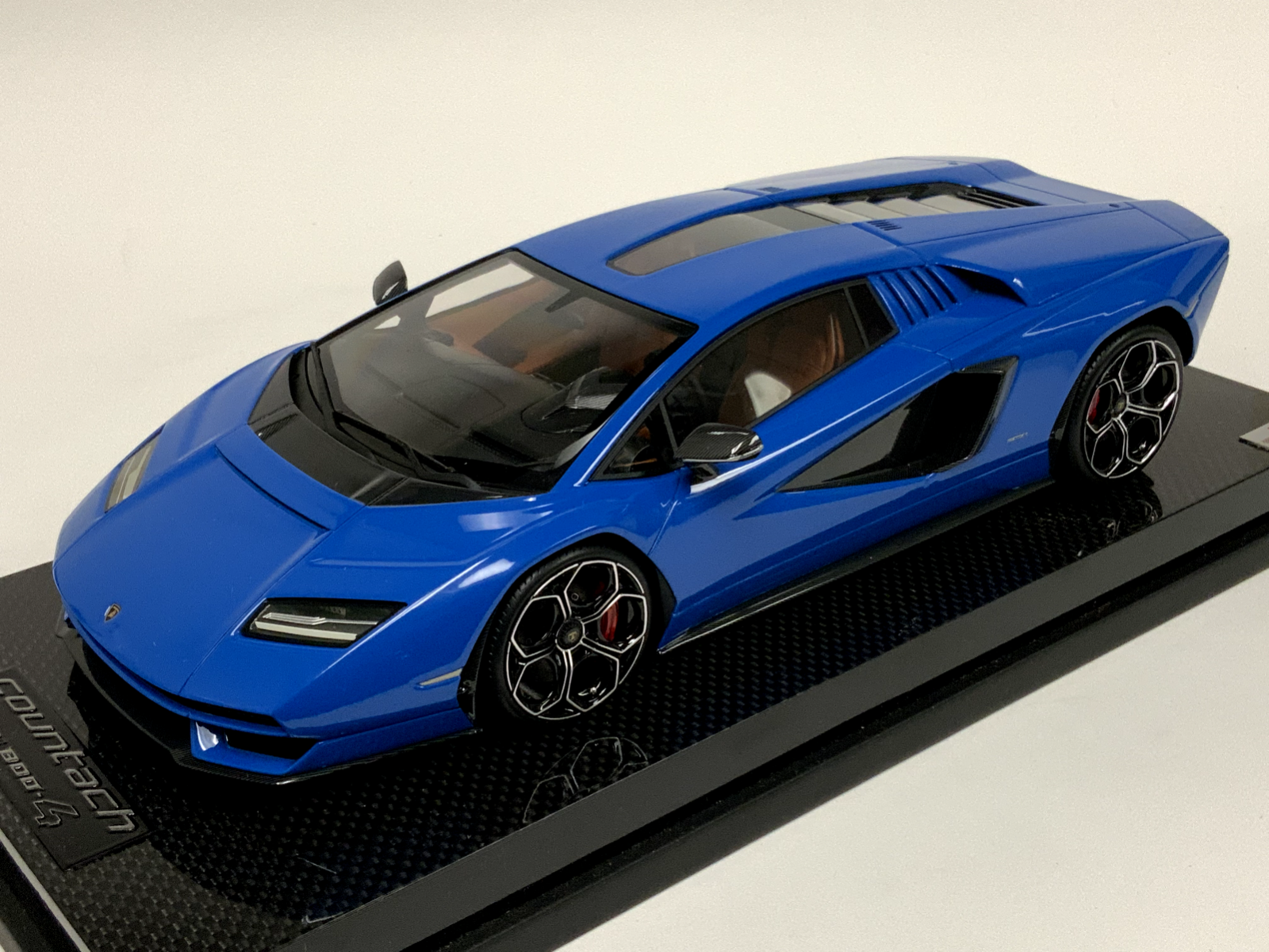 1/18 MR Collection Lamborghini Countach LPI 800-4 in Blue