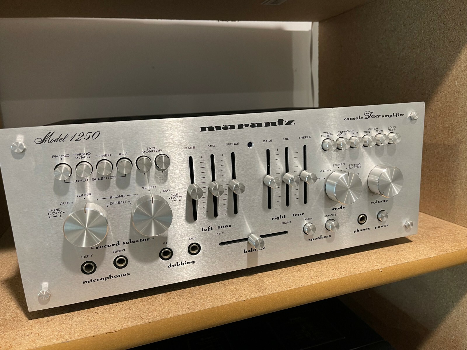 アンプ Marantz model 1250 高額買取実施中!!】プリメインアンプ MARANTZ MODEL 1250