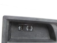 BMW 320d F31 12-15 USB AUX Buchse Anschluss BMW 320d F31 12-15 21.12.2012 9229246 84109229246 9207357 gebraucht Vorschau 2