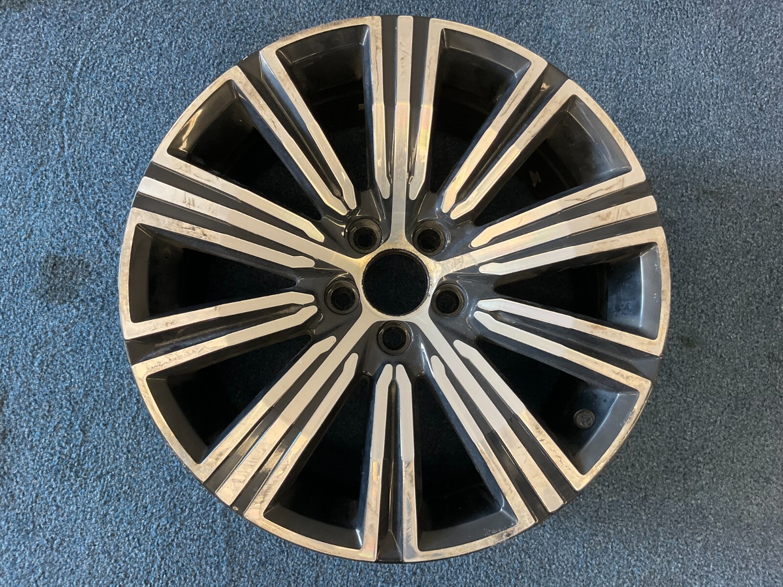 ①1本目ESTATUS style-D2 18インチ 8J+38 114.3 Genuine BMW 36-11-7-845-880 | 18