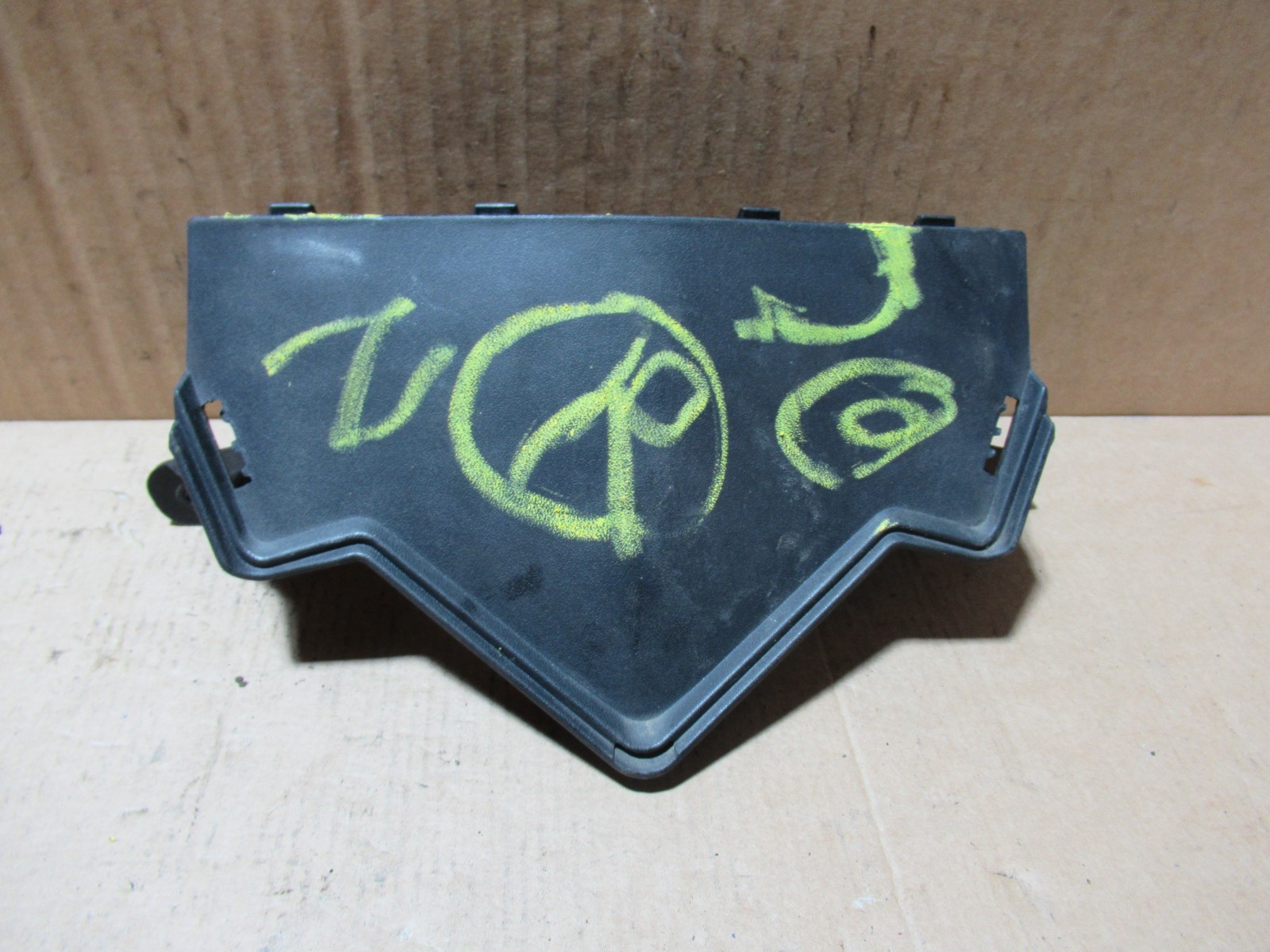 LEXMOTO APOLLO CL 125T - 2021 FRONT UPPER CENTRE INFILL COVER TRIM